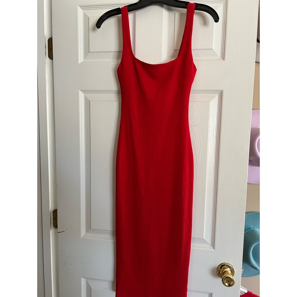NUDE FORM FITTING MIDI DRESS